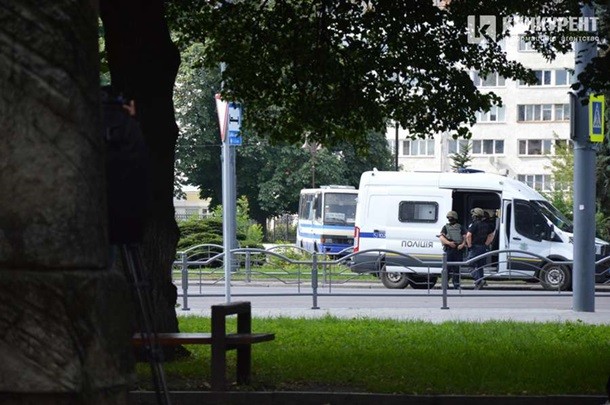 Ukraynada insanları girov götürən şəxsin kimliyi məlum olub – YENİLƏNİB/FOTOLAR